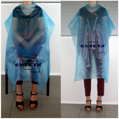 Poncho plástico azul translúcido com logo ESTETA beauty