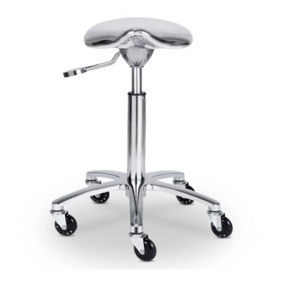 Cadeira tipo cavalo em metal cromado com base e rodas