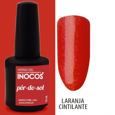 Frasco de verniz gel INOCOS laranja cintilante com amostra da cor em unha