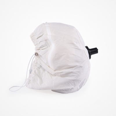 Para-sol branco de tecido leve com cordão ajustável e zipper