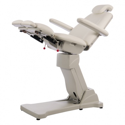 Cadeira reclinável elétrica para procedimentos médicos ou estéticos em bege com apoios almofadados