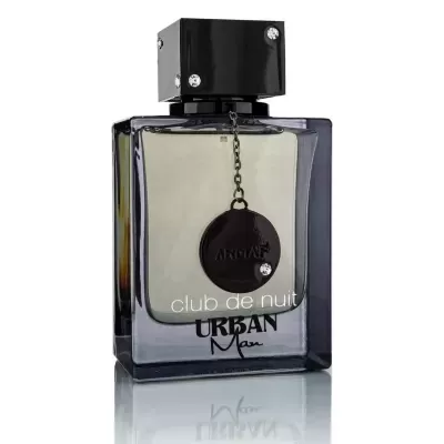 Frasco de perfume Club de Nuit Urban Man com tampa preta e pendente redondo preto