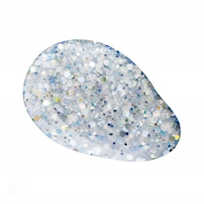 Verniz de unhas transparente com glitter prateado e pontos coloridos