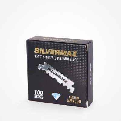 Embalagem preta de lâminas de barbear Silvermax com texto dourado e branco