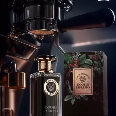 Frasco e embalagem de perfume 'Double Espresso' junto a máquina de café expresso