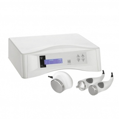 Equipamento eletrónico branco com acessórios manuais cinzentos sobre fundo branco