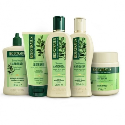 Produtos Bio Extratus para cuidado capilar antiqueda em embalagens verdes e creme