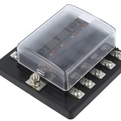 Dispositivo eletrónico com conectores metálicos e tampa transparente