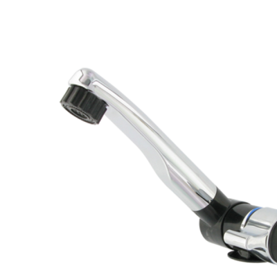 Torneira cromada com bocal escovado