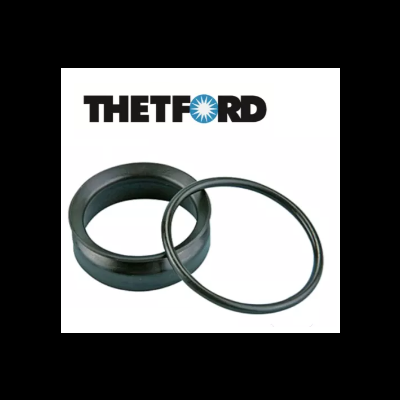 Duas vedações de borracha pretas com logo THETFORD acima