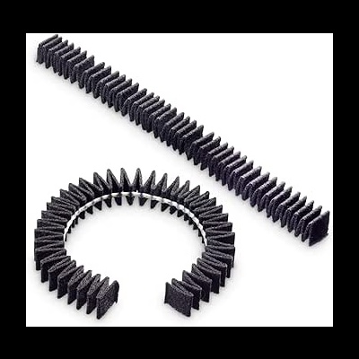 duas peças de escova com cerdas pretas em plástico rígido