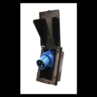 Tomada elétrica industrial azul com tampa preta aberta