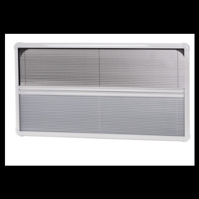 Persiana horizontal branca em janela de vidro.