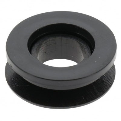 Anel preto circular com duas partes planas e reentrância central