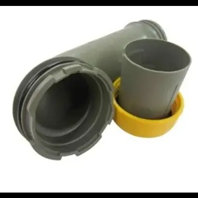 Peças de plástico cinza com tampa amarela em fundo branco.