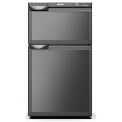 Máquina de lavar louça industrial cinza com painel digital e duas portas