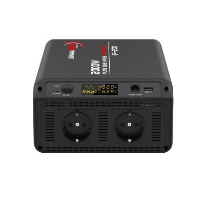 Inversor de energia preto com 2 tomadas e display digital