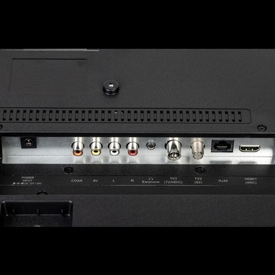Painel traseiro com portas RCA, coaxial, auscultadores, antena TV, RJ45 e HDMI