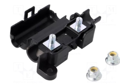 Suporte preto de plástico com porcas de metal prateadas em fundo branco