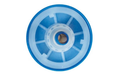 Rolo plástico azul e branco circular visto de frente