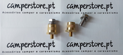 Terminais de bateria metálicos dourados com parafusos prateados em fundo branco com texto