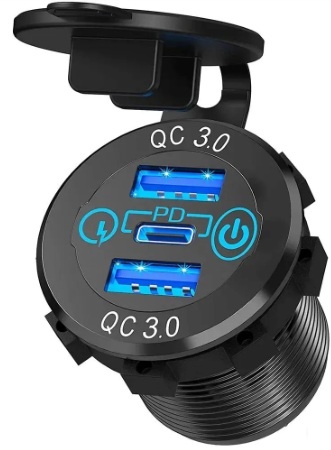 carregador de automóvel preto com USB e tipo C, texto QC 3.0 e PD