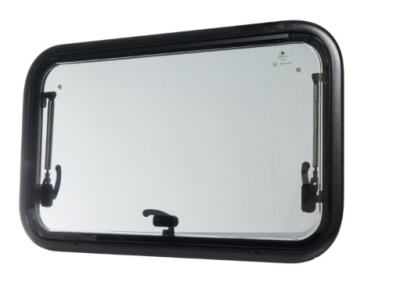 Janela retangular com moldura preta e fechos de plástico