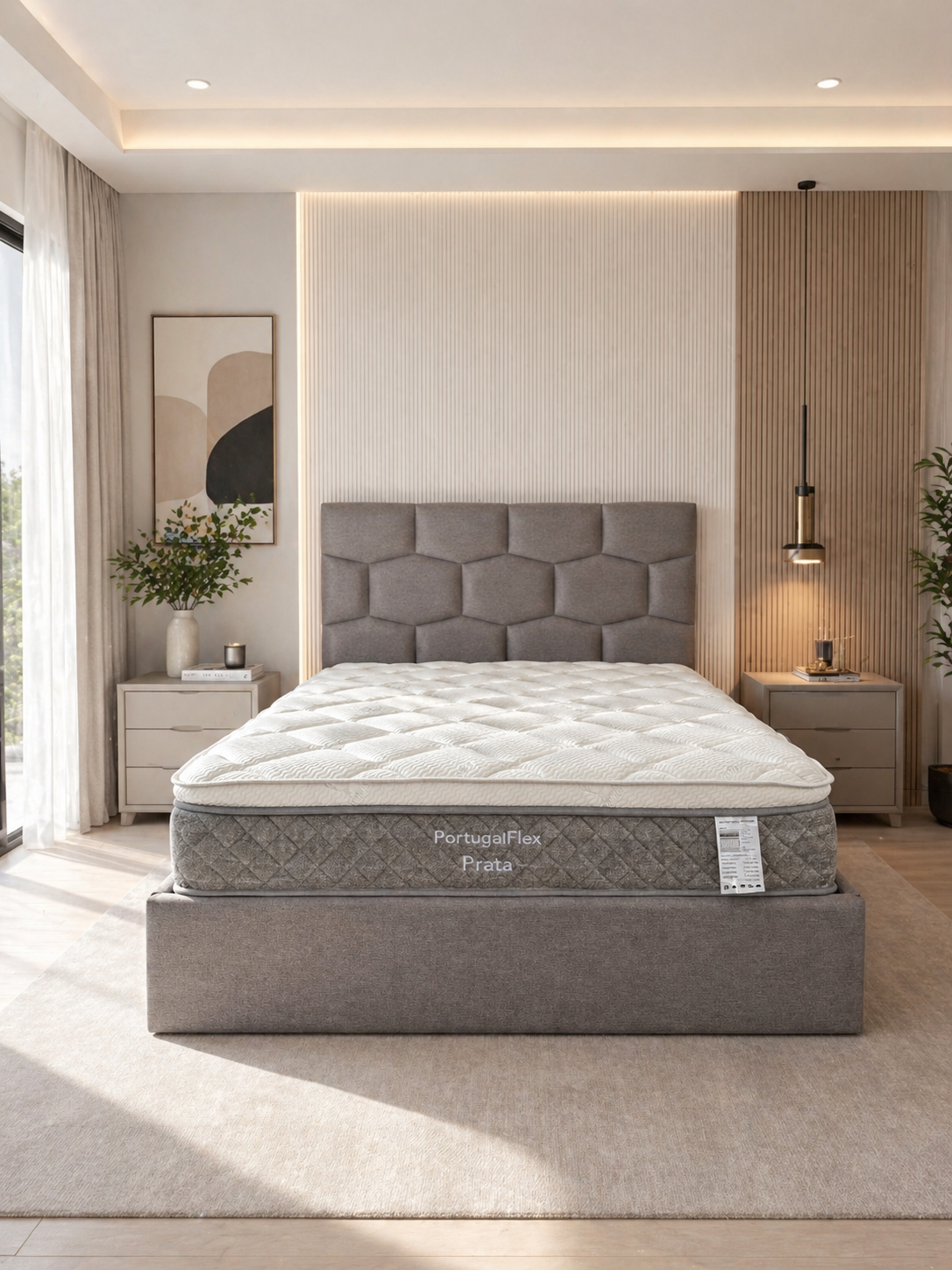 Colchão Molas Ensacadas PRATA Cama cinzenta com colchão PortugalFlex Prata e cabeceira estofada com padrão geométrico