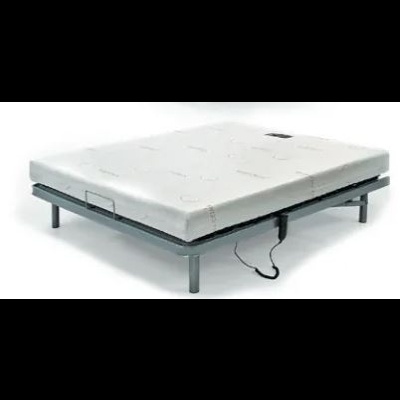 Cama articulada elétrica com colchão branco sobre estrutura metálica cinza