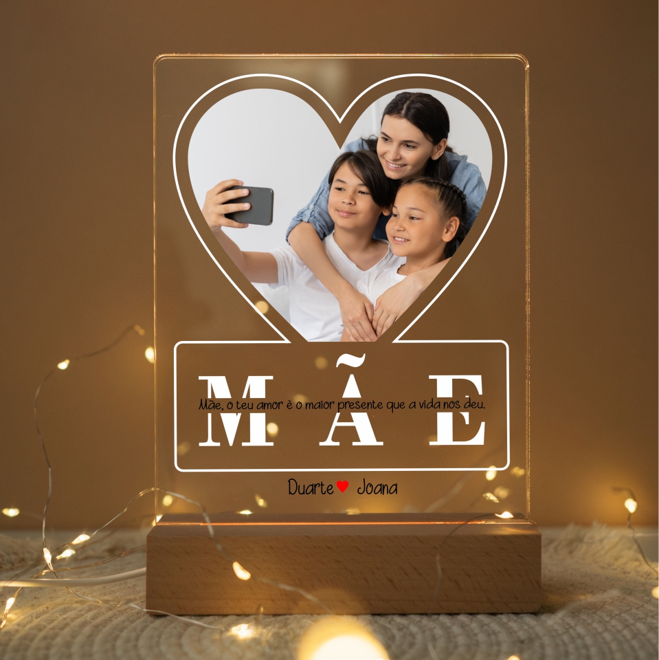 Placa decorativa de acrílico com recorte e fotografia para o Dia da Mãe