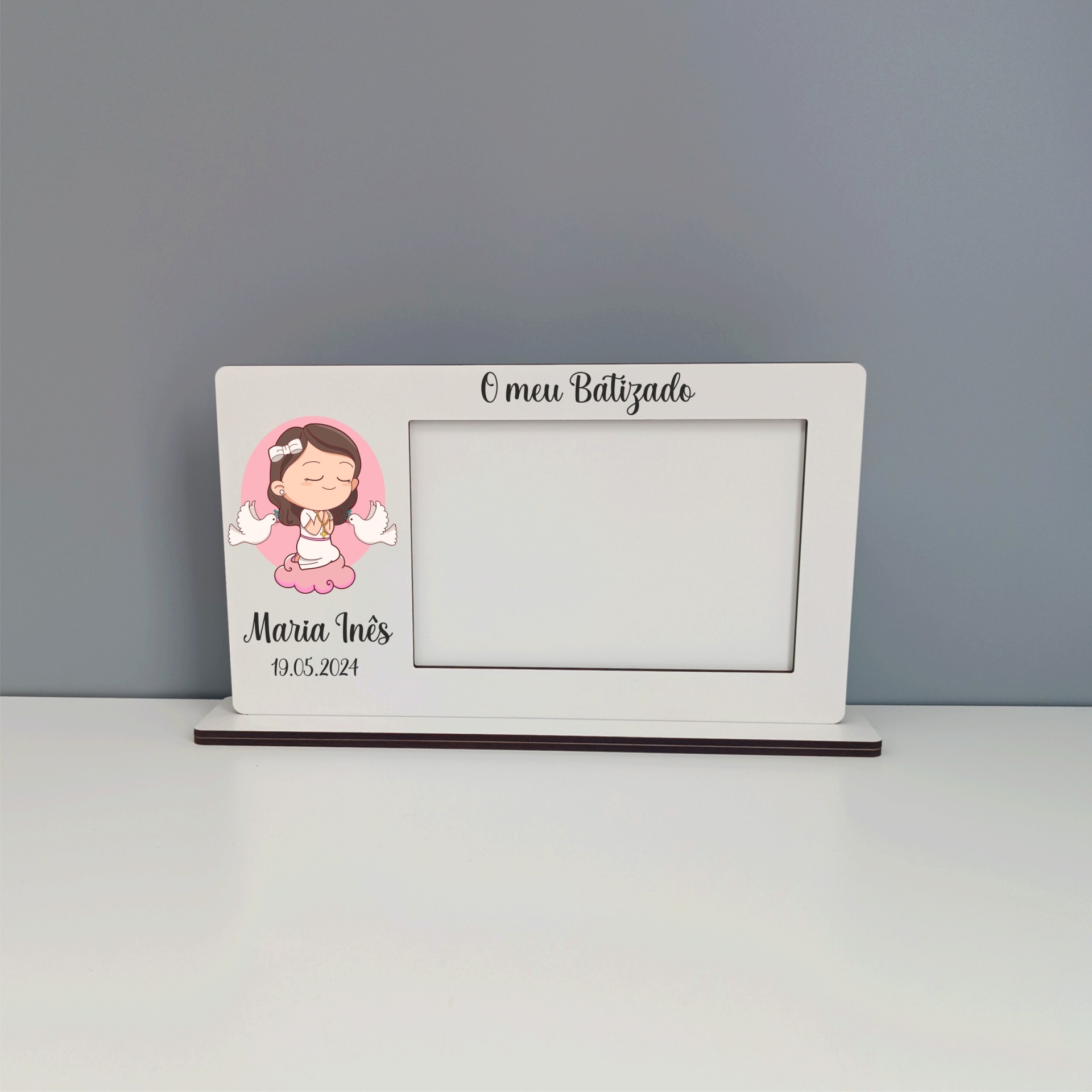 Porta-retrato branco personalizado para batizado com nome e data