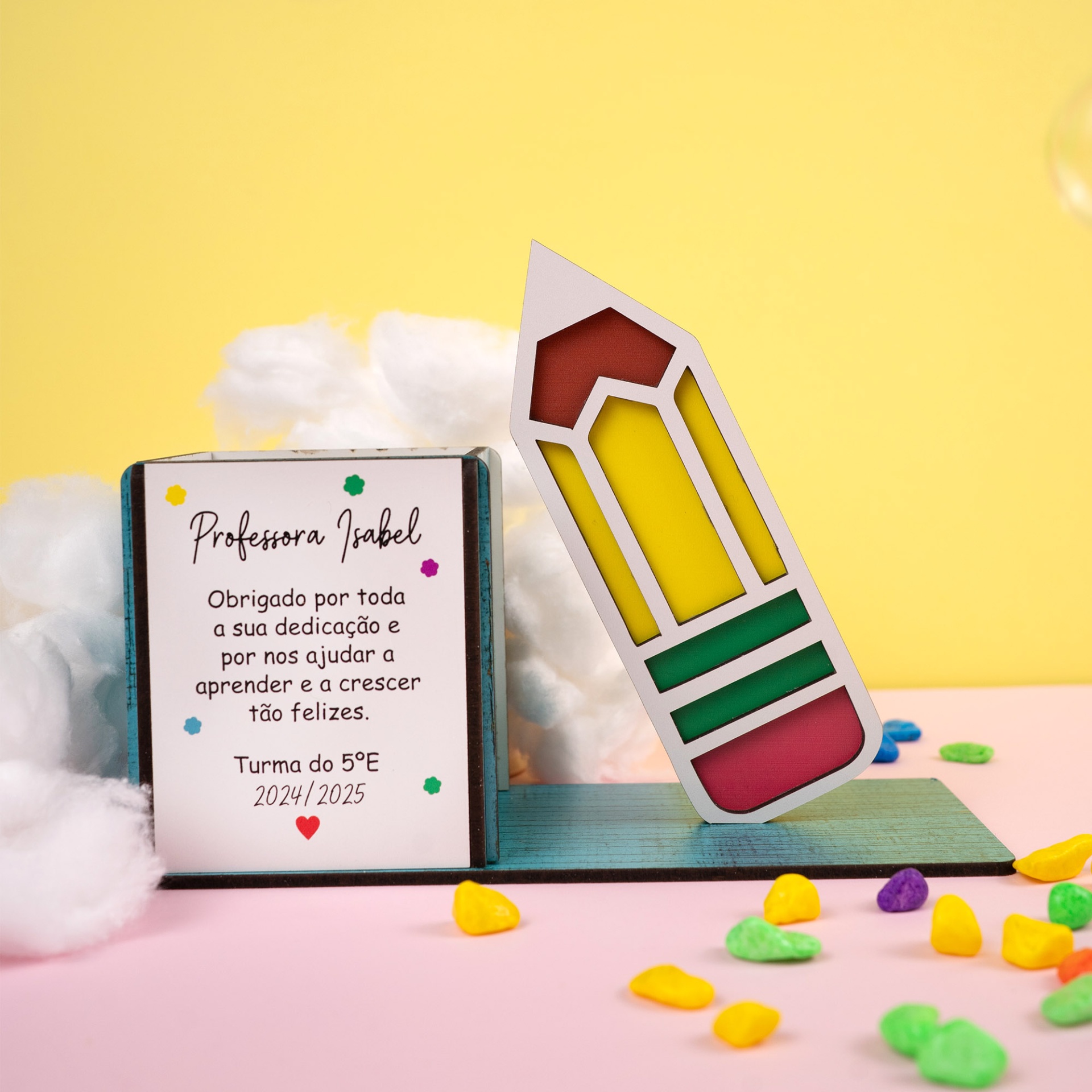 Caixa Porta‑Lápis “Lápis” Personalizada Placa decorativa com texto de agradecimento e figura colorida de lápis em madeira
