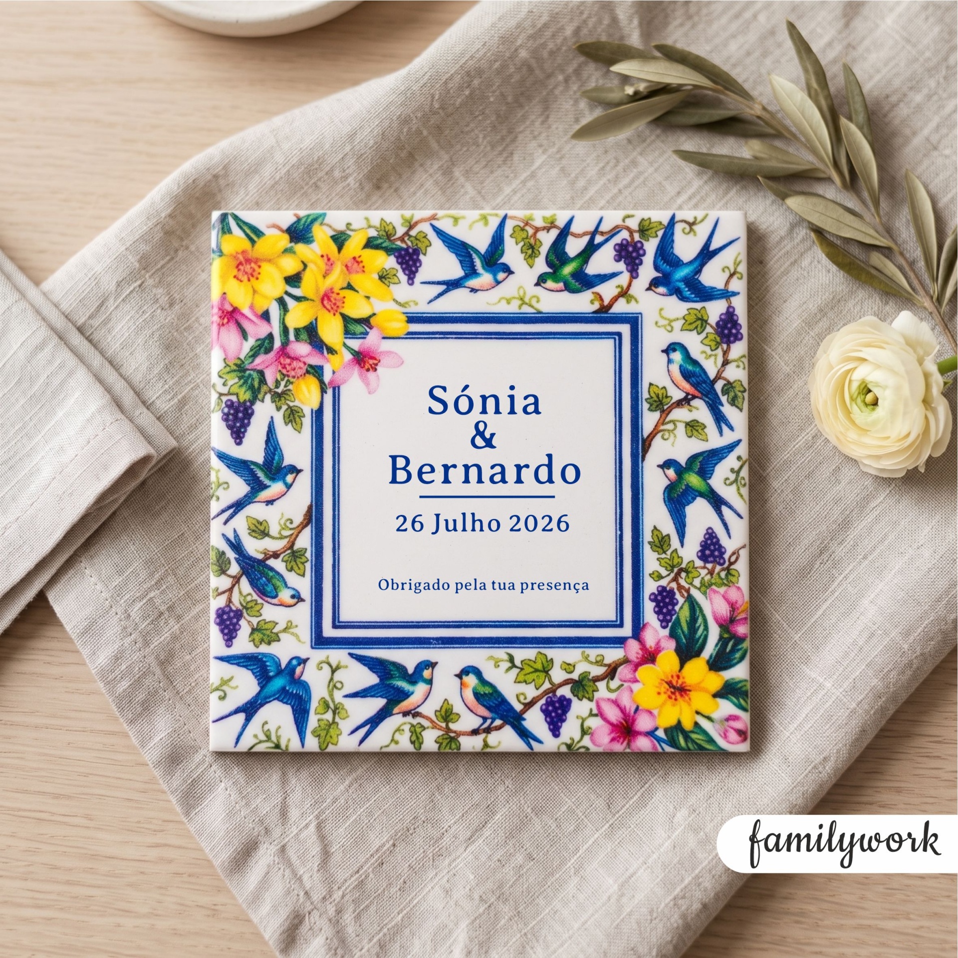Azulejo personalizado - Jardim das Andorinhas Placa cerâmica decorativa com flores e pássaros, texto personalizado para casamento.
