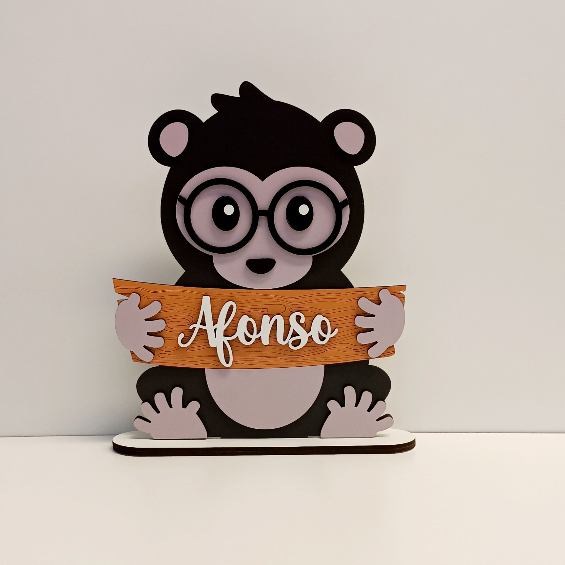 Placa de Quarto Personalizada com Nome - Macaco Objeto decorativo de urso castanho segurando placa com nome Afonso