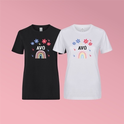Duas t-shirts preta e branca com estampado colorido e texto AVÓ