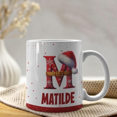 Caneca branca com design natalício e nome Matilde