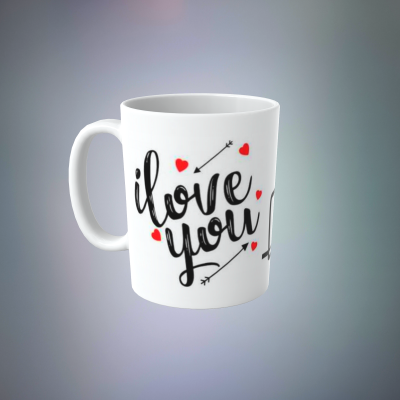 Caneca branca com escrita i love you e corações vermelhos