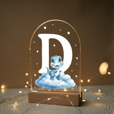 Luminária decorativa com letra D, dinossauro e nome Daniel