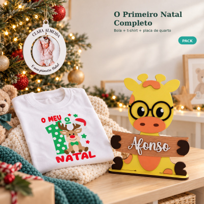 Pack Primeiro Natal Completo: bola, t-shirt e placa de quarto personalizadas