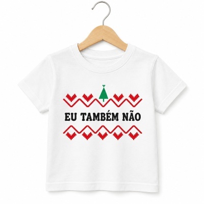 T-shirt branca infantil com estampa natalícia e texto em português