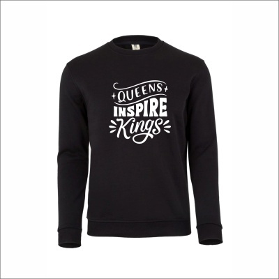 Sweatshirt preta com texto branco inspirado
