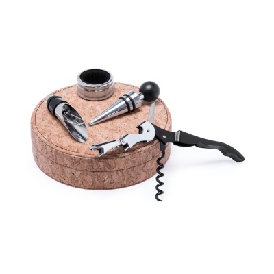 Conjunto de acessórios para vinho em metal prateado e preto sobre caixa de cortiça redonda