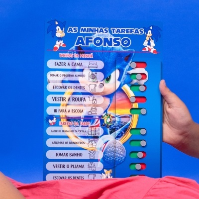 Quadro de tarefas para crianças com tema Sonic em azul com textos em português e botões deslizantes