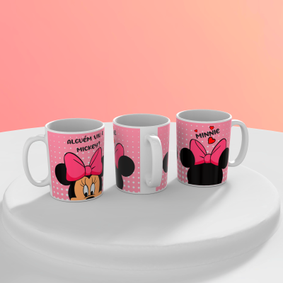 Três canecas de cerâmica com decoração da Minnie Mouse cor rosa com bolinhas brancas