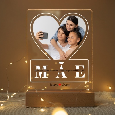 Placa decorativa de acrílico com recorte e fotografia para o Dia da Mãe