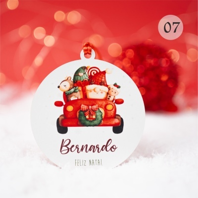 Etiqueta redonda de papel com decoração de Natal e texto Bernardo