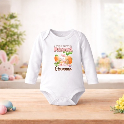 Body branco de bebé com estampa de Páscoa e nome Giovanna