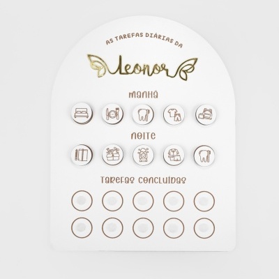 Painel branco com texto dourado e castanho e ícones magnéticos de tarefas diárias