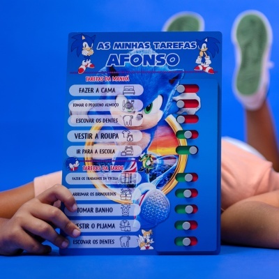 Quadro de tarefas infantis personalizado com Sonic e nome Afonso em fundo azul.
