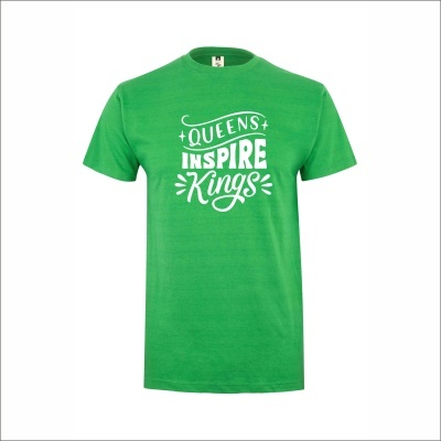 T-shirt verde com texto branco QUEENS INSPIRE Kings no centro